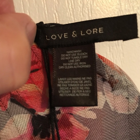 NWT LOVE & LORE Floral Scarf - Picture 4 of 8